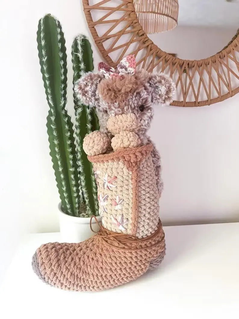 Highland Baby Cow – No-Sew Crochet Pattern 🌿🐮 The Crochet Nook