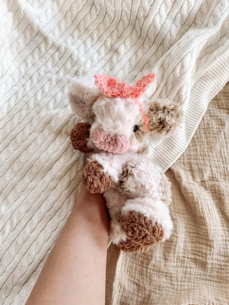 Highland Baby Cow – No-Sew Crochet Pattern 🌿🐮 The Crochet Nook